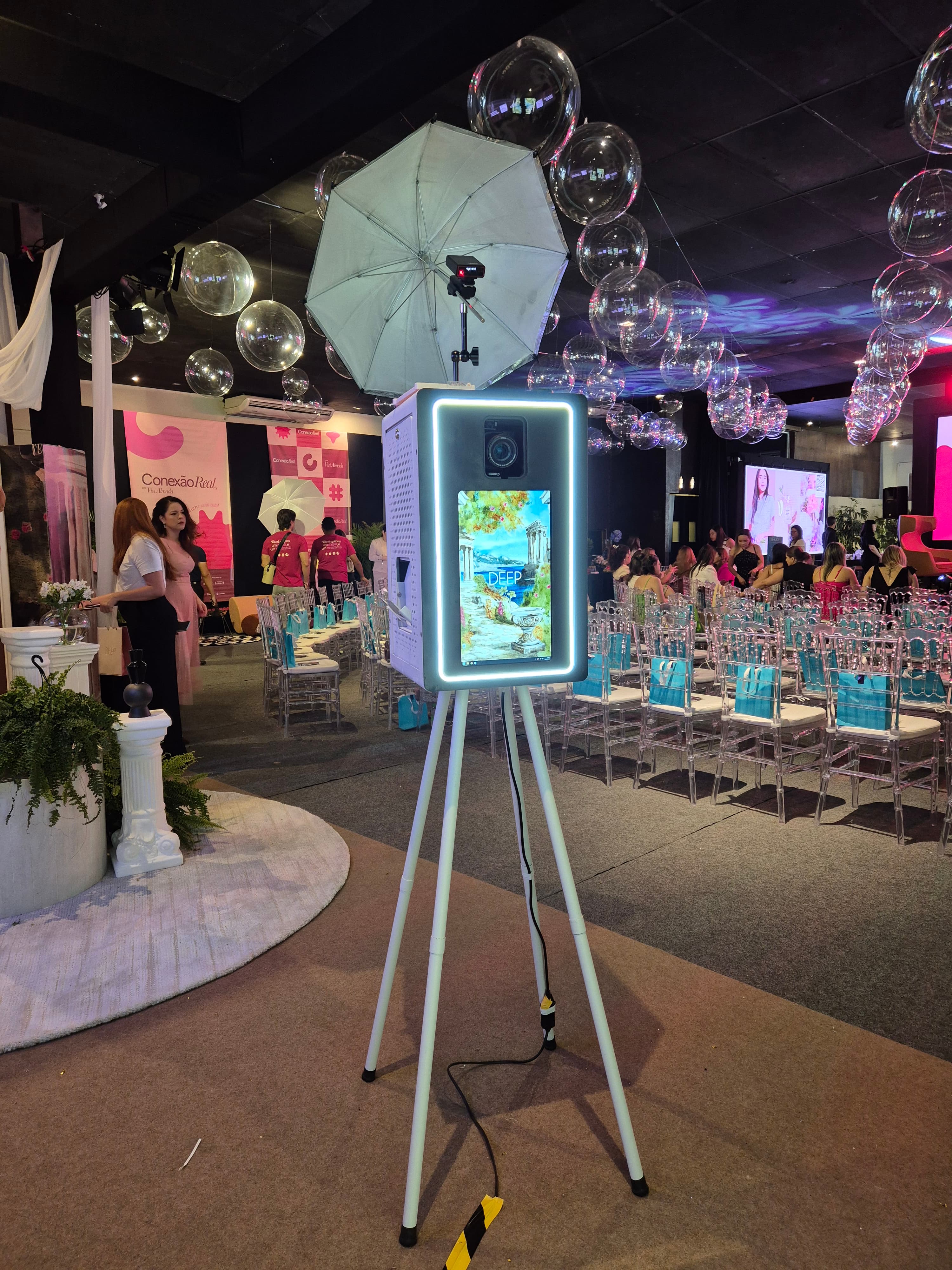 Setup do totem fotográfico em evento externo